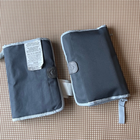 Munchkin designer diaper change kit. Set of 2 - Picture 5 of 11